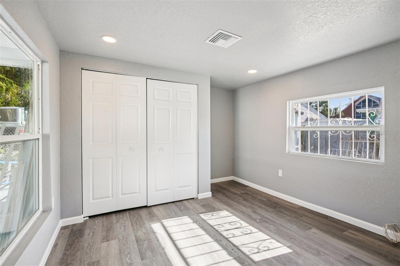 Image 6 of 19 For 1911 22nd Avenue S