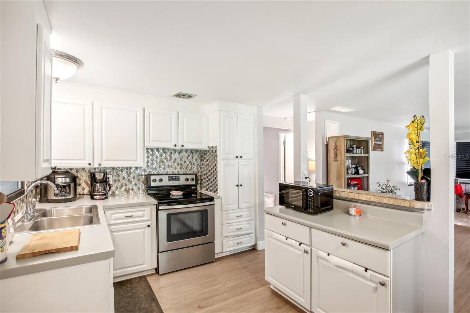 Image 4 of 20 For 10821 105th Street