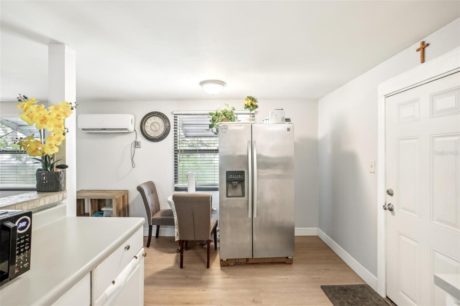 Image 7 of 20 For 10821 105th Street