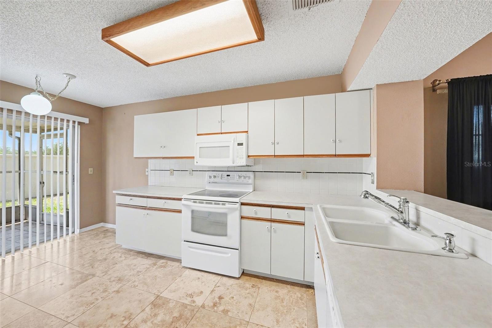 Image 14 of 26 For 7816 Hardwick Drive 1011