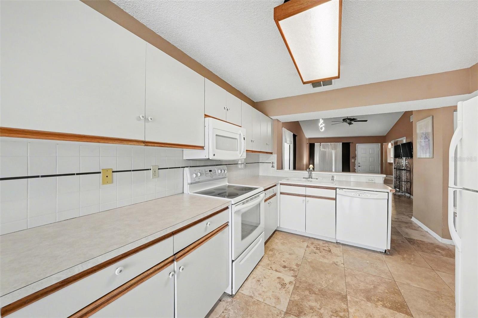 Image 15 of 26 For 7816 Hardwick Drive 1011