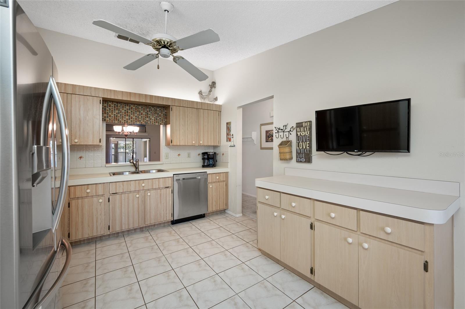 Image 13 of 56 For 8641 Shadblow Court 2