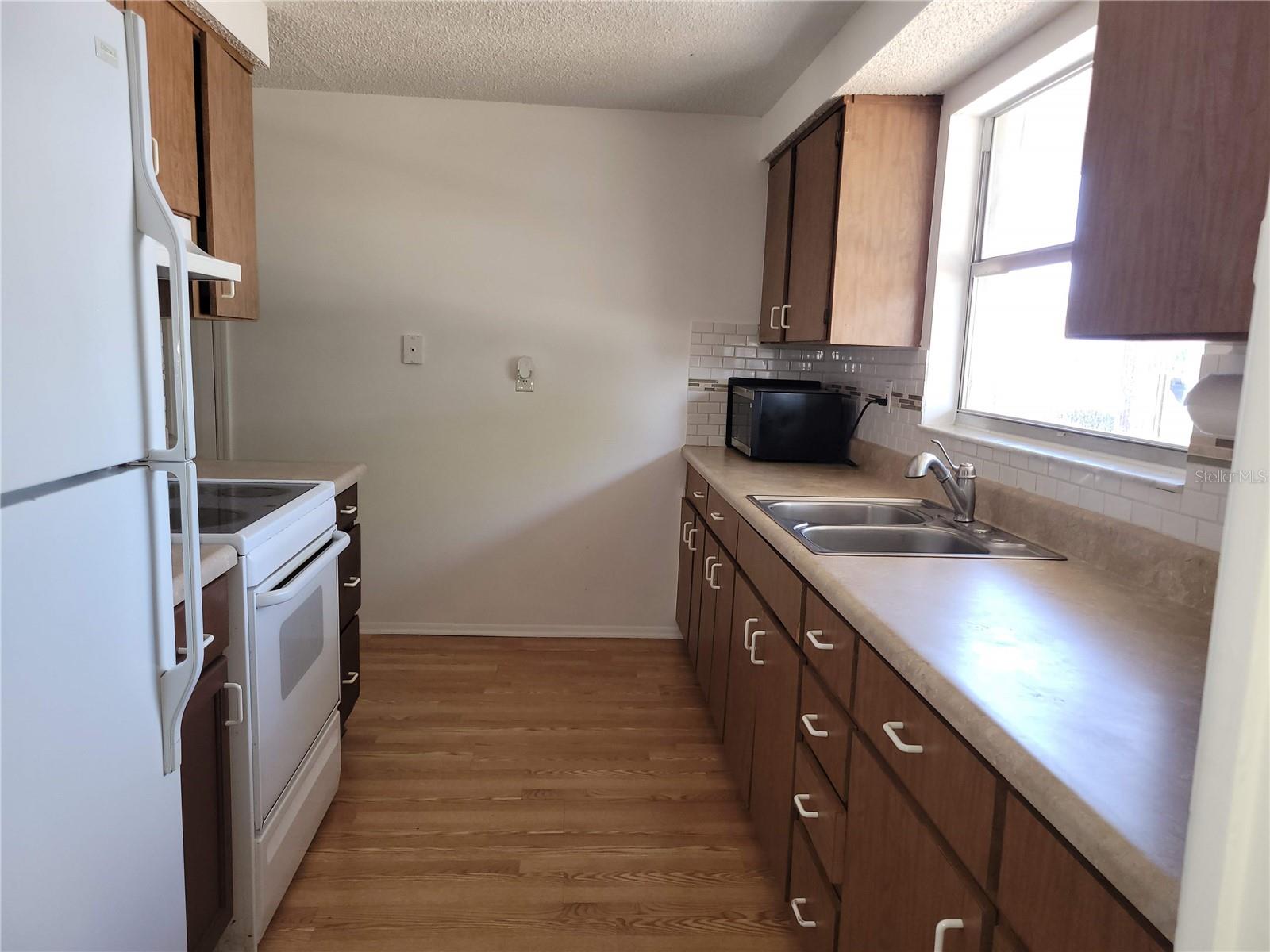 Image 4 of 19 For 6430 Lomand Avenue