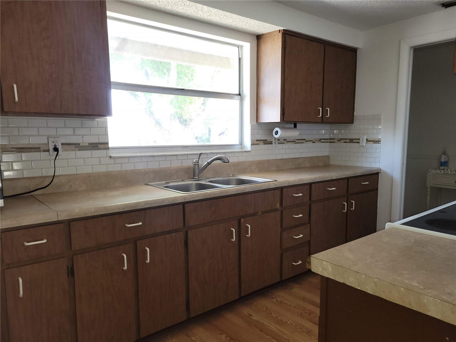 Image 6 of 19 For 6430 Lomand Avenue