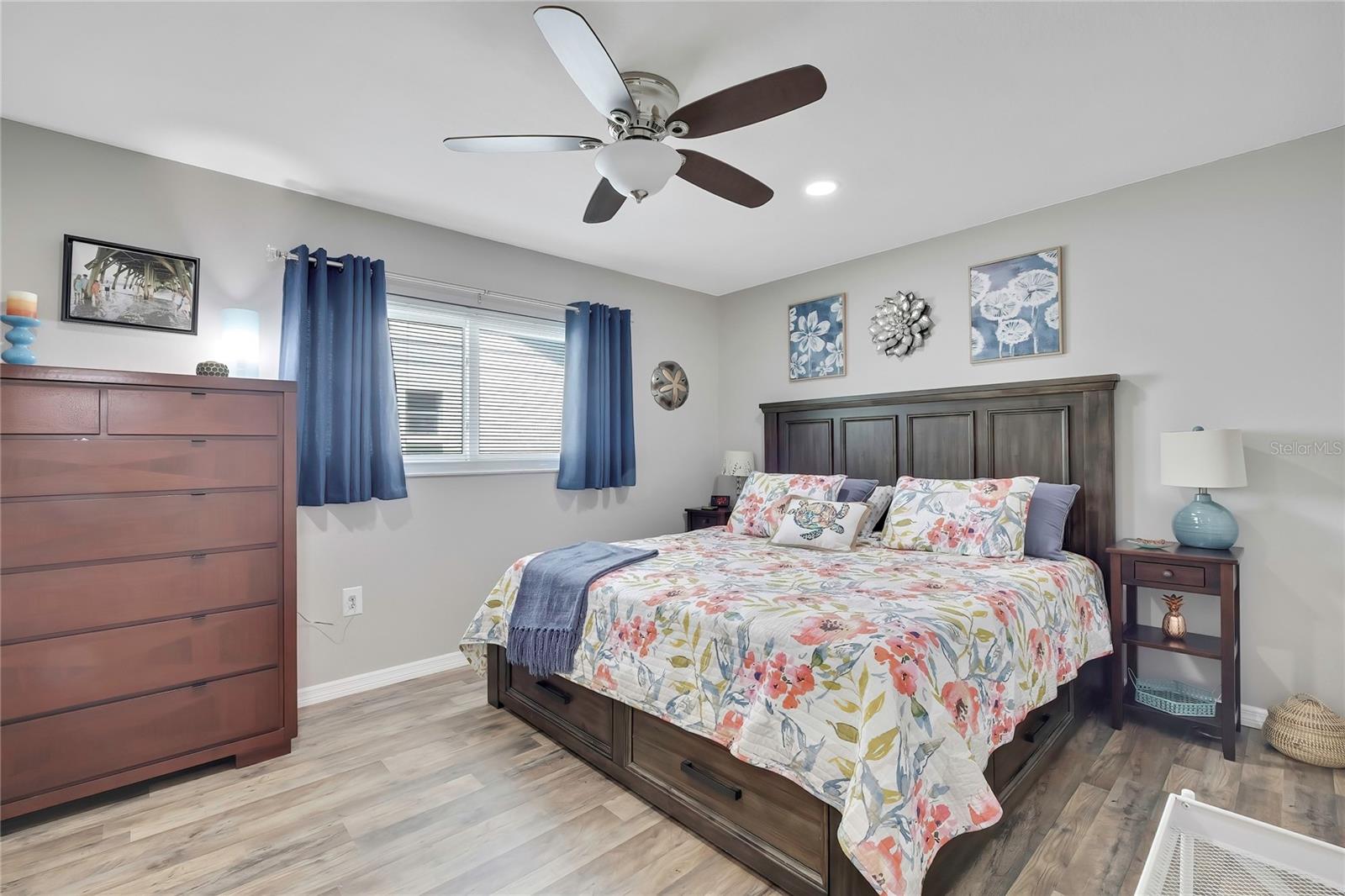 Image 23 of 39 For 6405 Wedgewood Drive