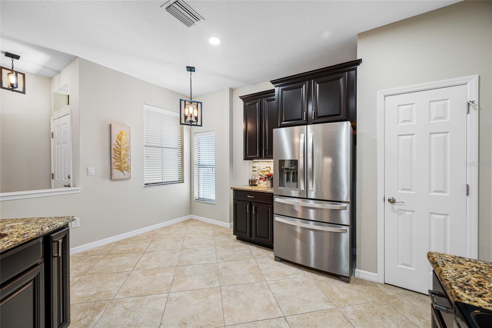 Image 24 of 59 For 2527 Silverback Court