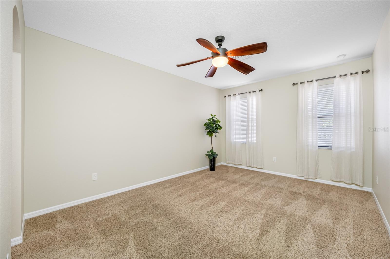 Image 26 of 59 For 2527 Silverback Court