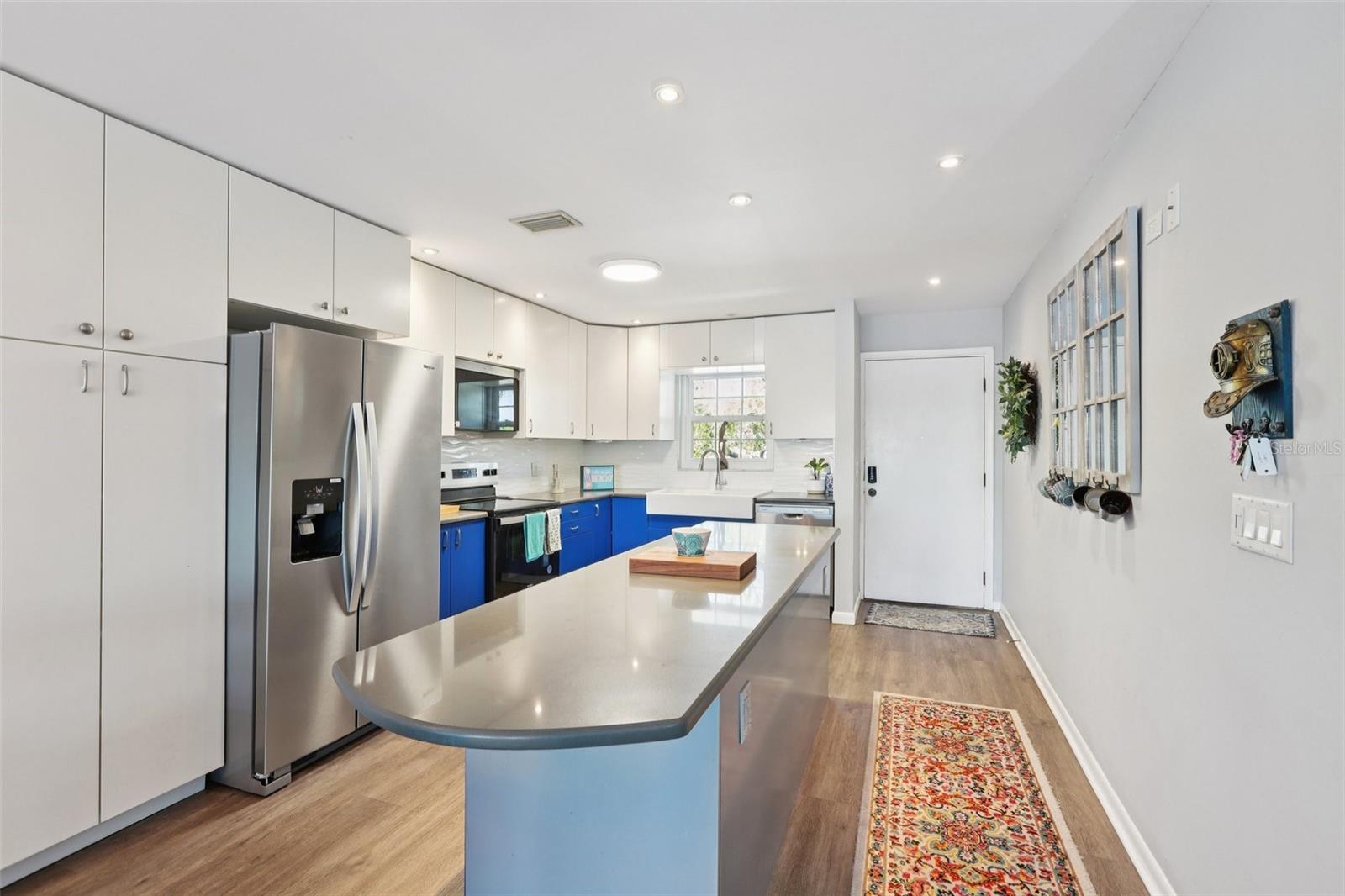 Image 17 of 28 For 3850 13th Avenue N 210