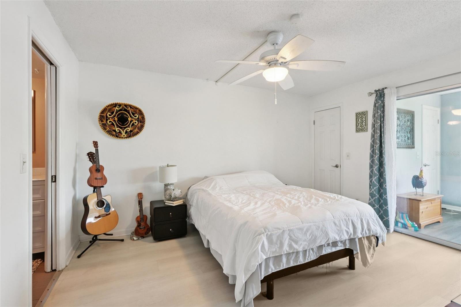 Image 20 of 28 For 3850 13th Avenue N 210