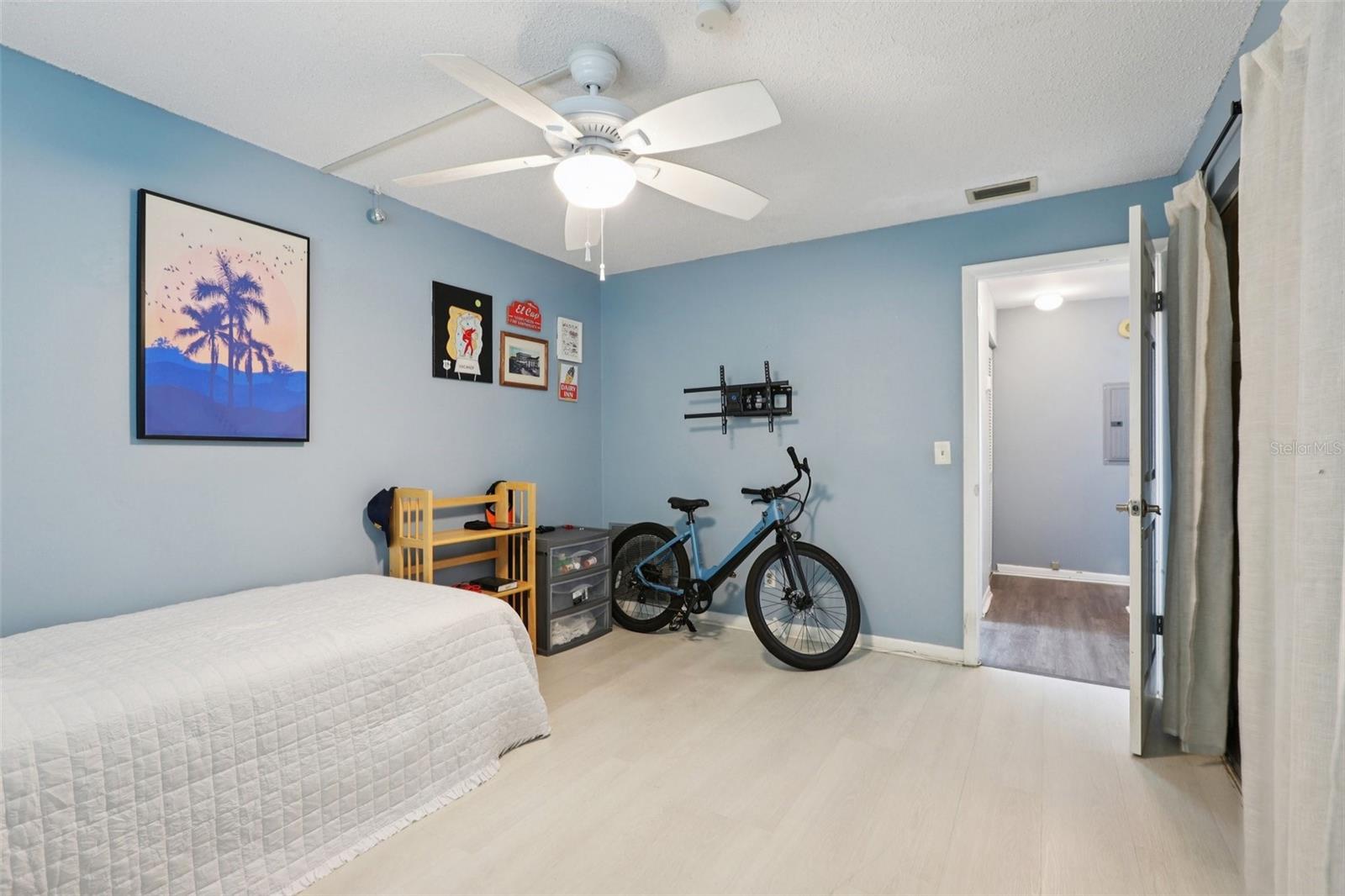 Image 23 of 28 For 3850 13th Avenue N 210
