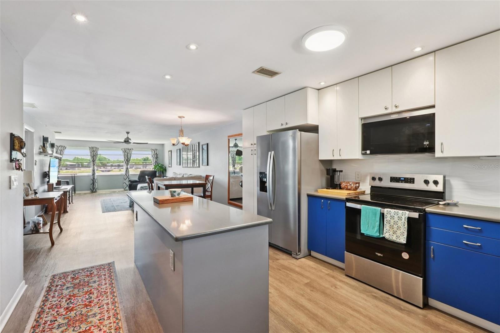 Image 3 of 28 For 3850 13th Avenue N 210