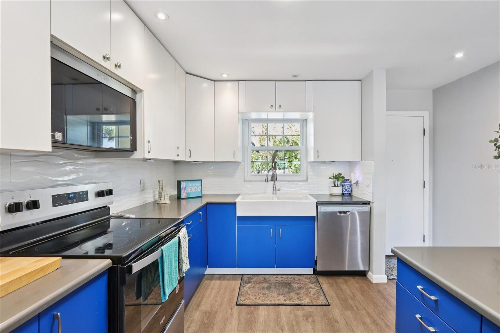 Image 7 of 28 For 3850 13th Avenue N 210