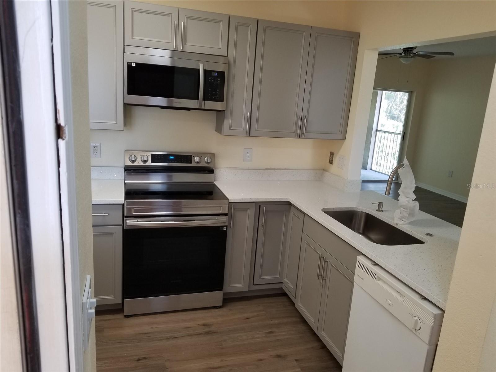 Image 3 of 14 For 6022 Portsdale Place 202
