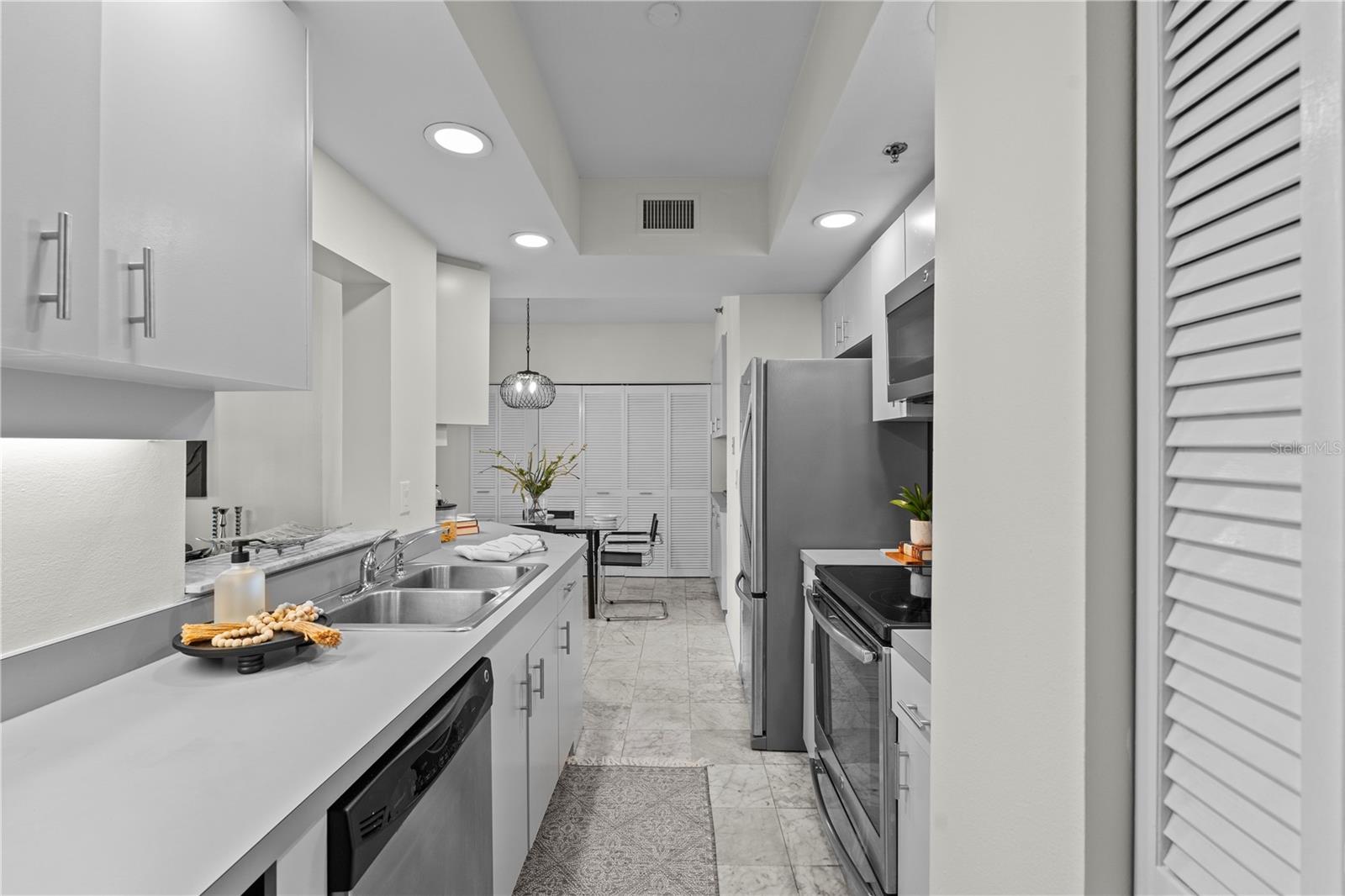 Image 10 of 35 For 707 Seddon Cove Way 707