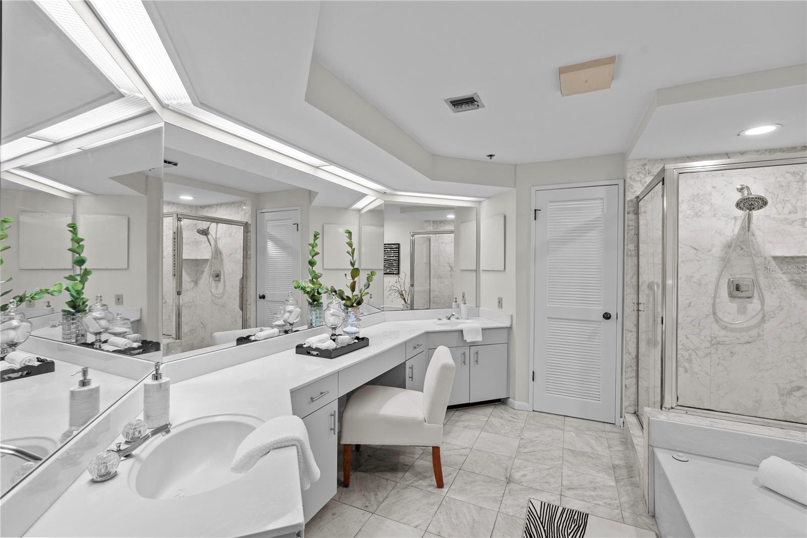 Image 17 of 35 For 707 Seddon Cove Way 707