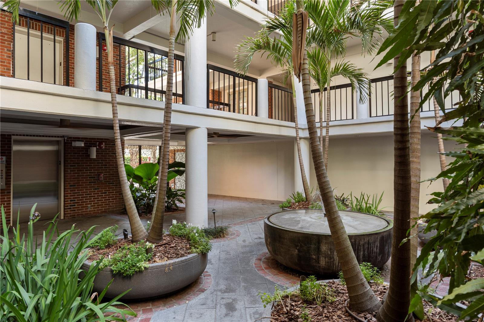 Image 3 of 35 For 707 Seddon Cove Way 707