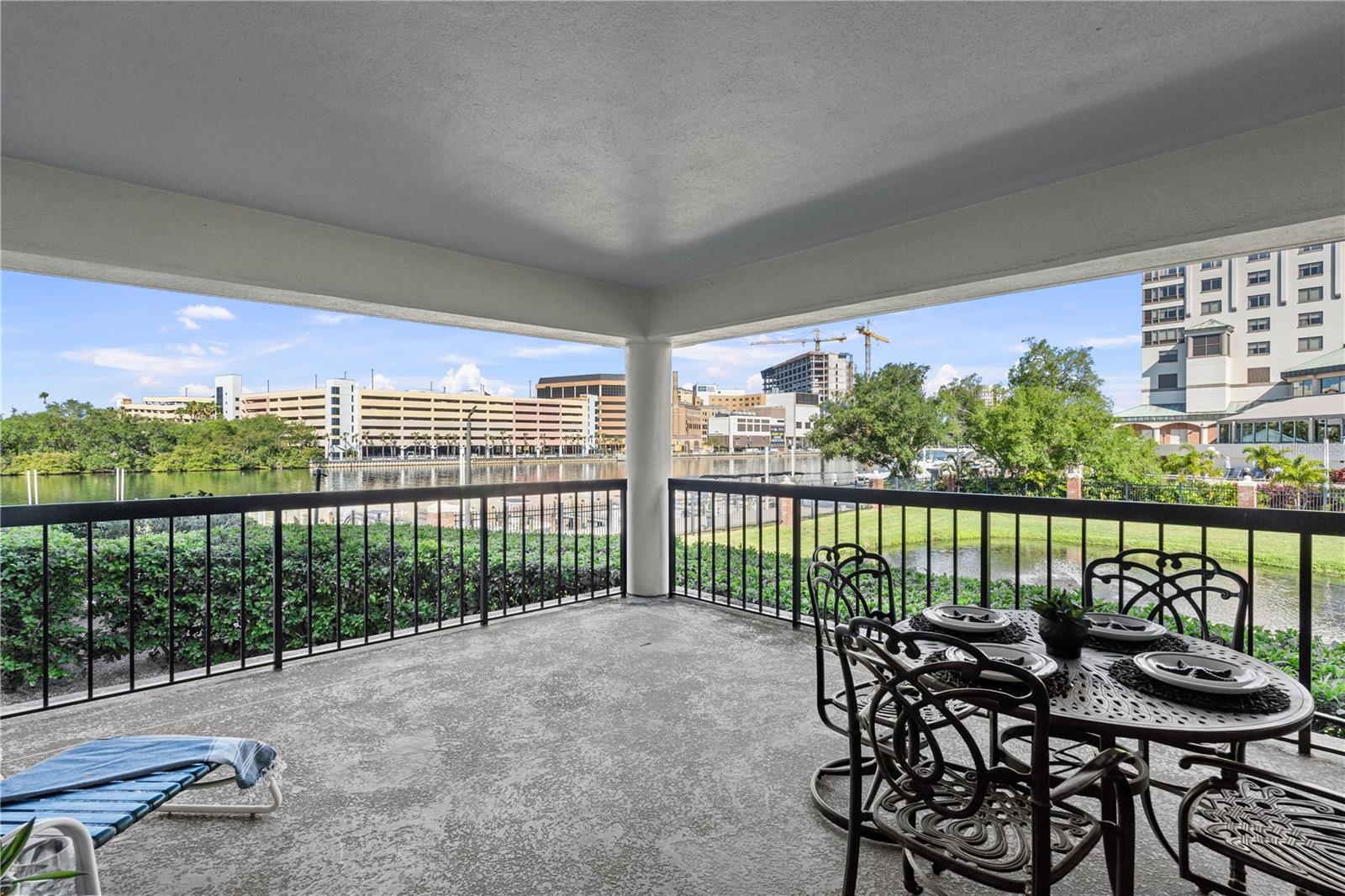 Image 4 of 35 For 707 Seddon Cove Way 707