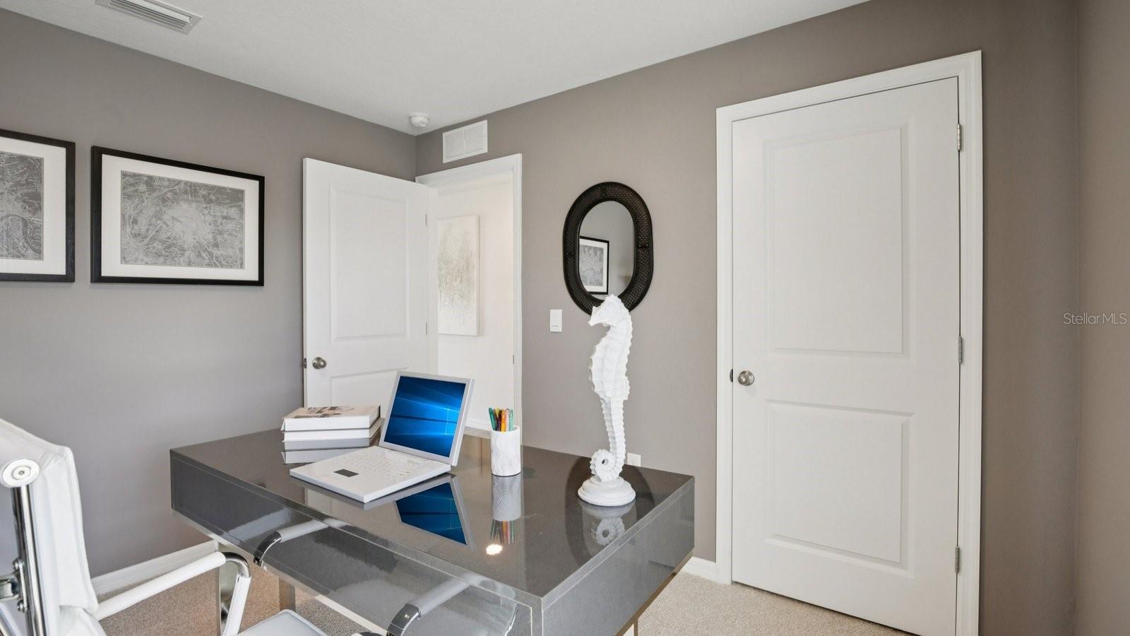 Listing photo id 17 for 4508 Hidden Farm Drive