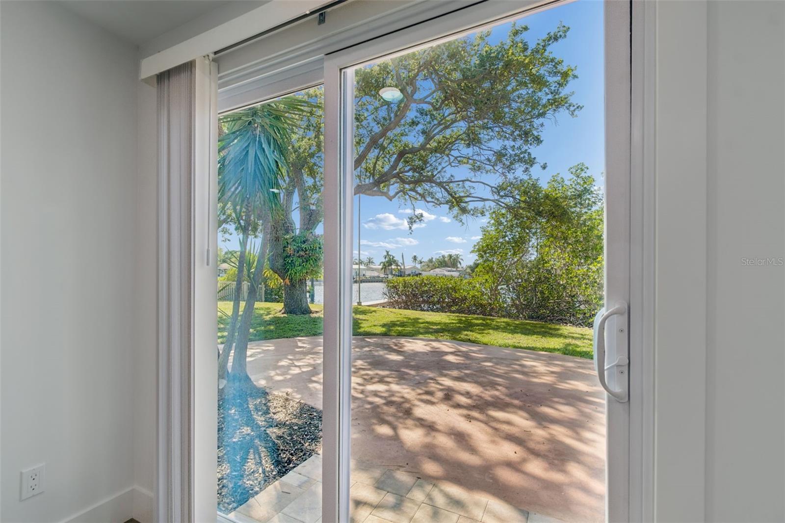 Listing photo id 14 for 4790 Shore Acres Boulevard Ne