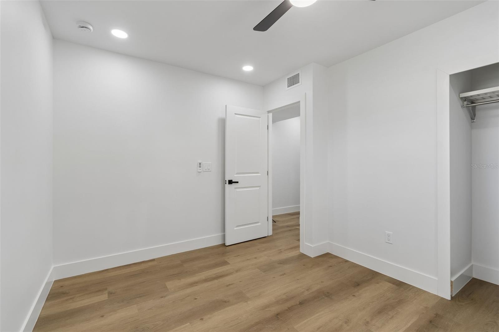 Listing photo id 20 for 4790 Shore Acres Boulevard Ne