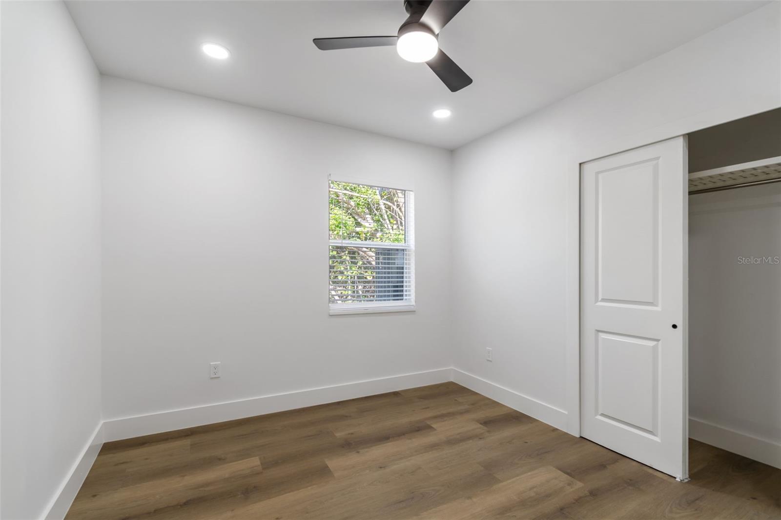 Listing photo id 22 for 4790 Shore Acres Boulevard Ne