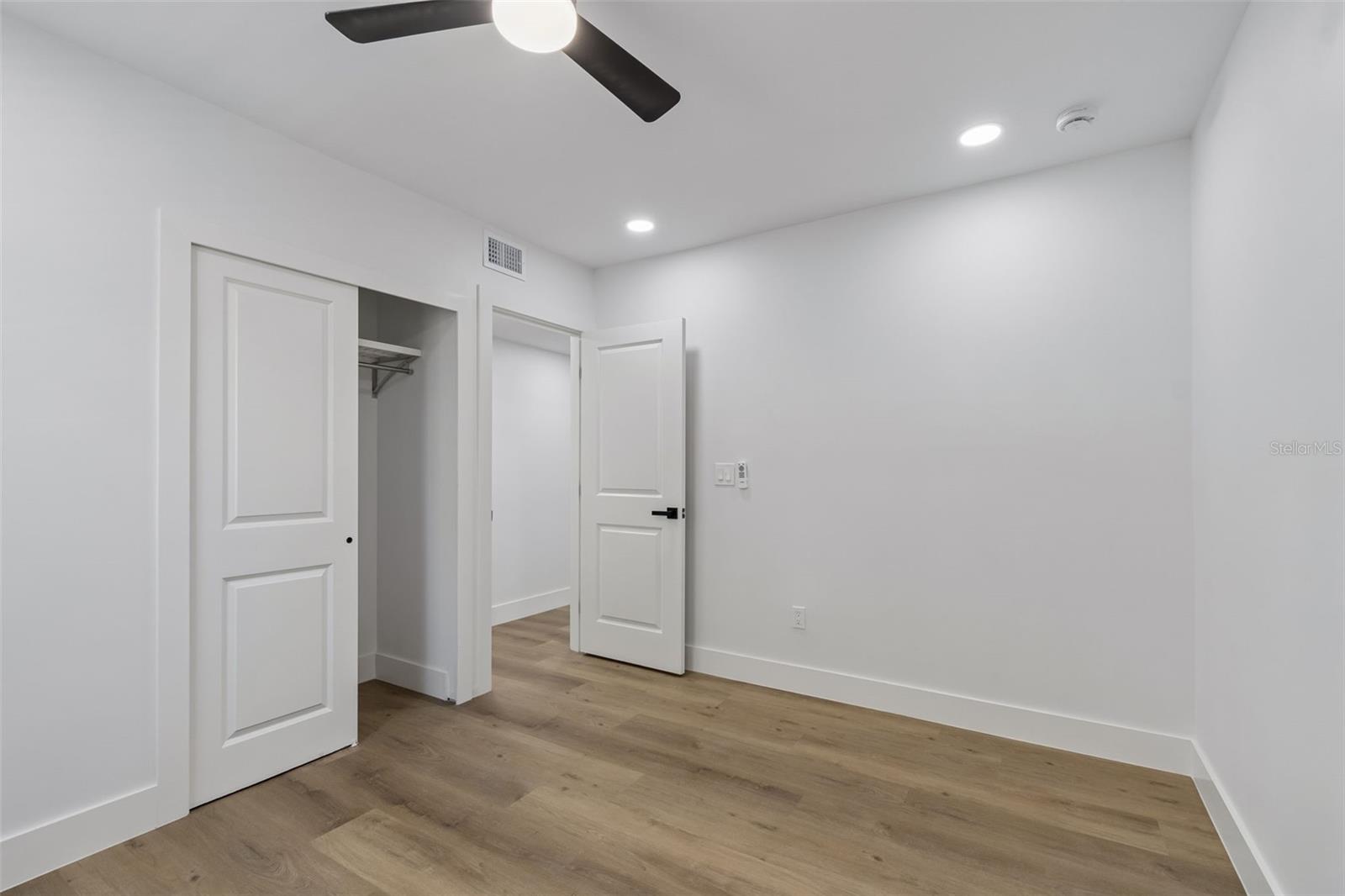 Listing photo id 23 for 4790 Shore Acres Boulevard Ne