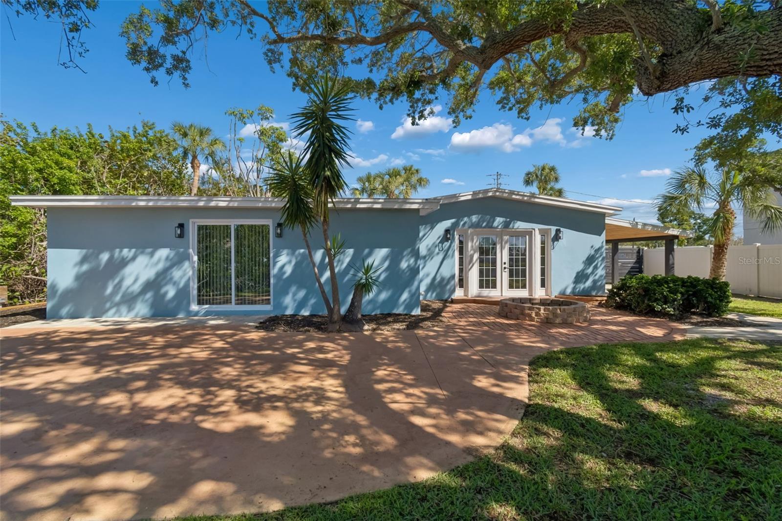 Listing photo id 32 for 4790 Shore Acres Boulevard Ne