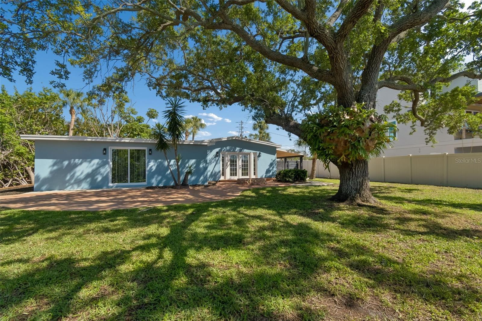 Listing photo id 33 for 4790 Shore Acres Boulevard Ne