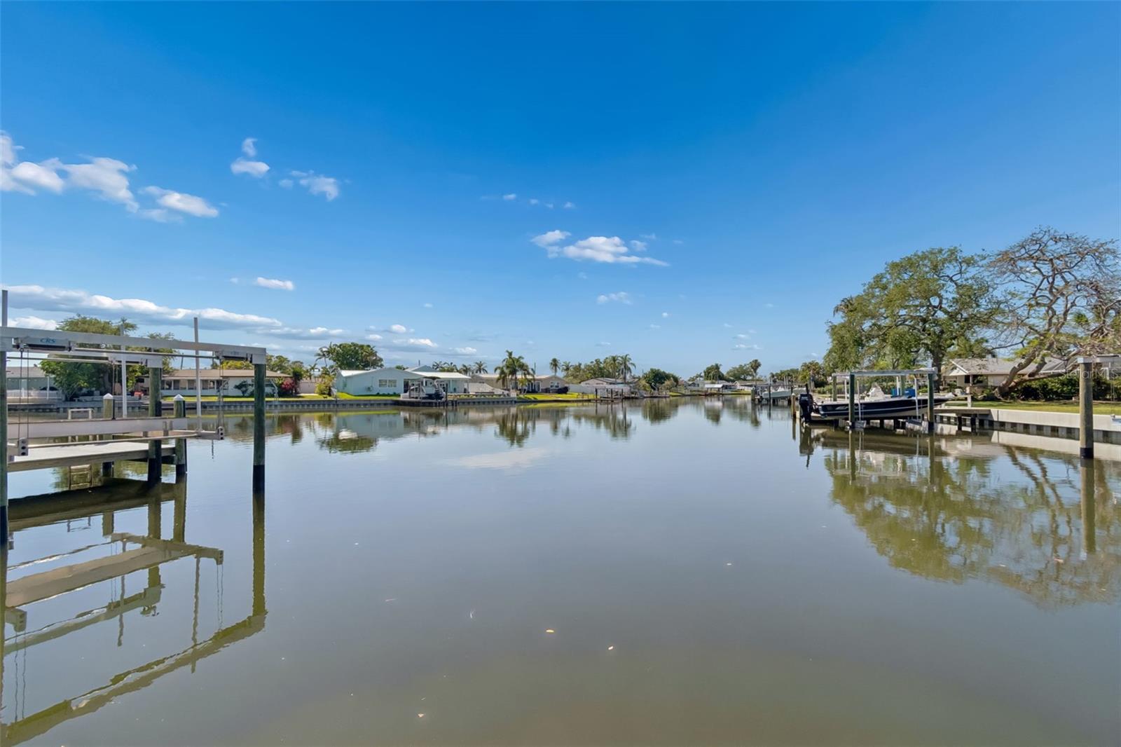 Listing photo id 40 for 4790 Shore Acres Boulevard Ne