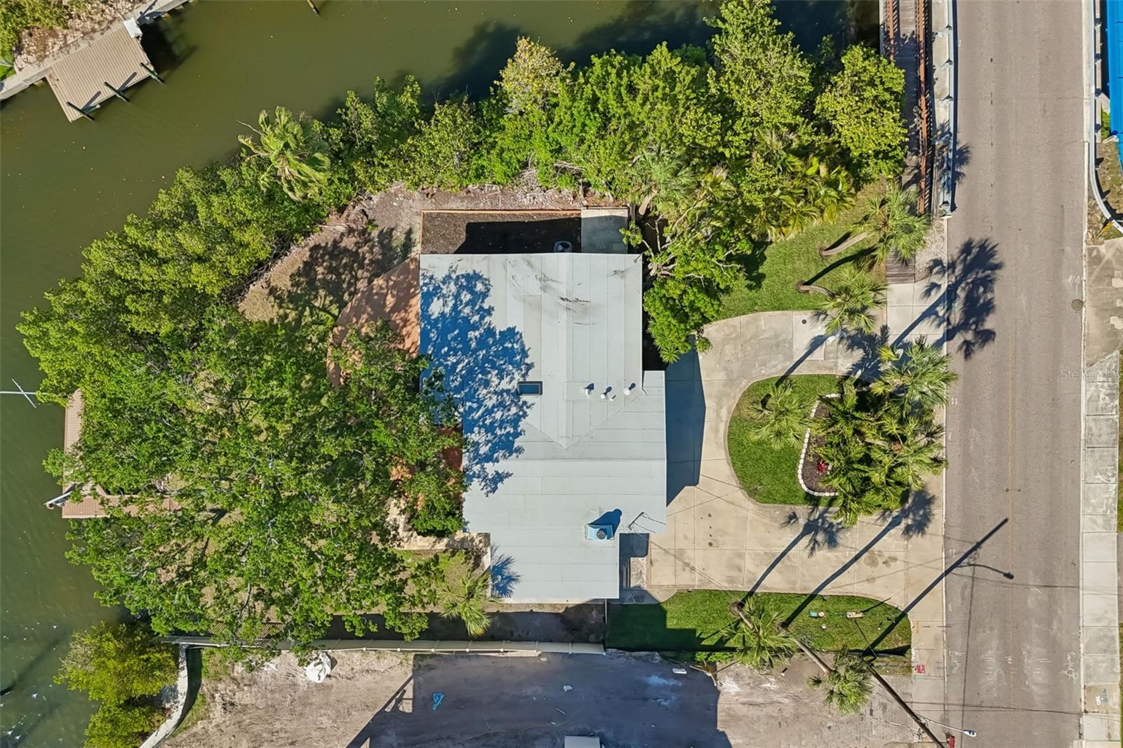 Listing photo id 41 for 4790 Shore Acres Boulevard Ne