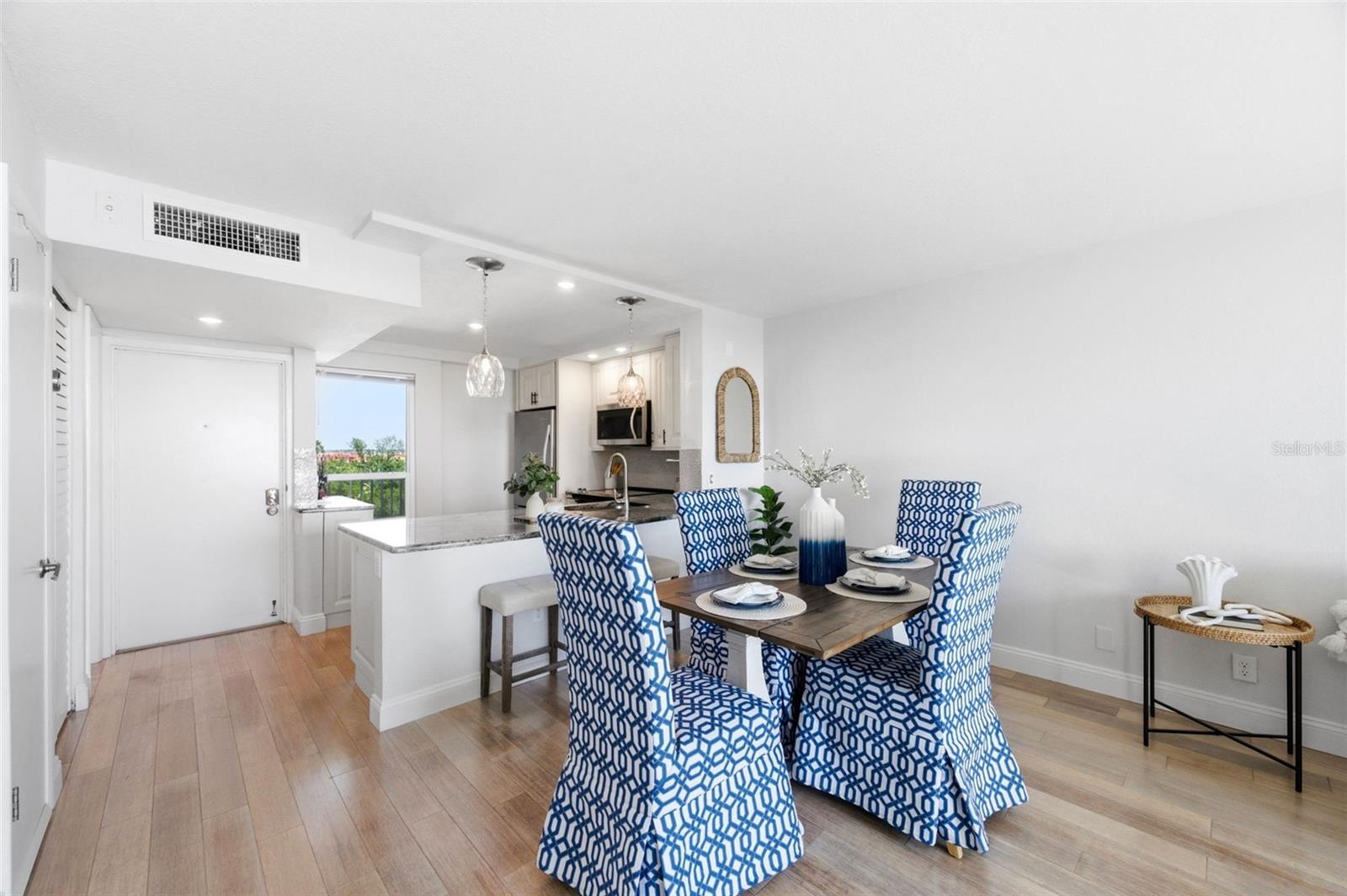 Image 12 of 73 For 2616 Cove Cay Drive 602