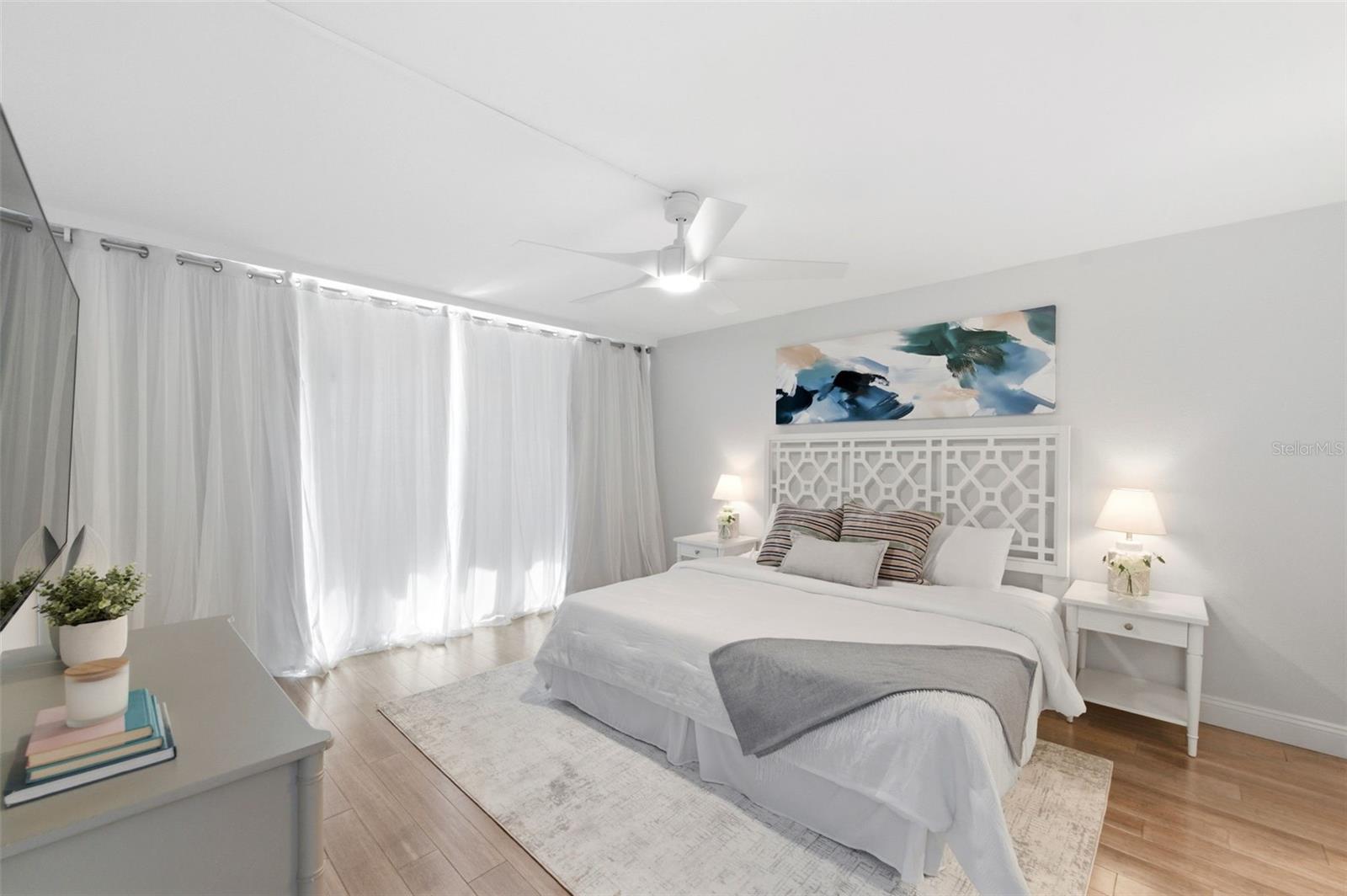 Image 25 of 73 For 2616 Cove Cay Drive 602