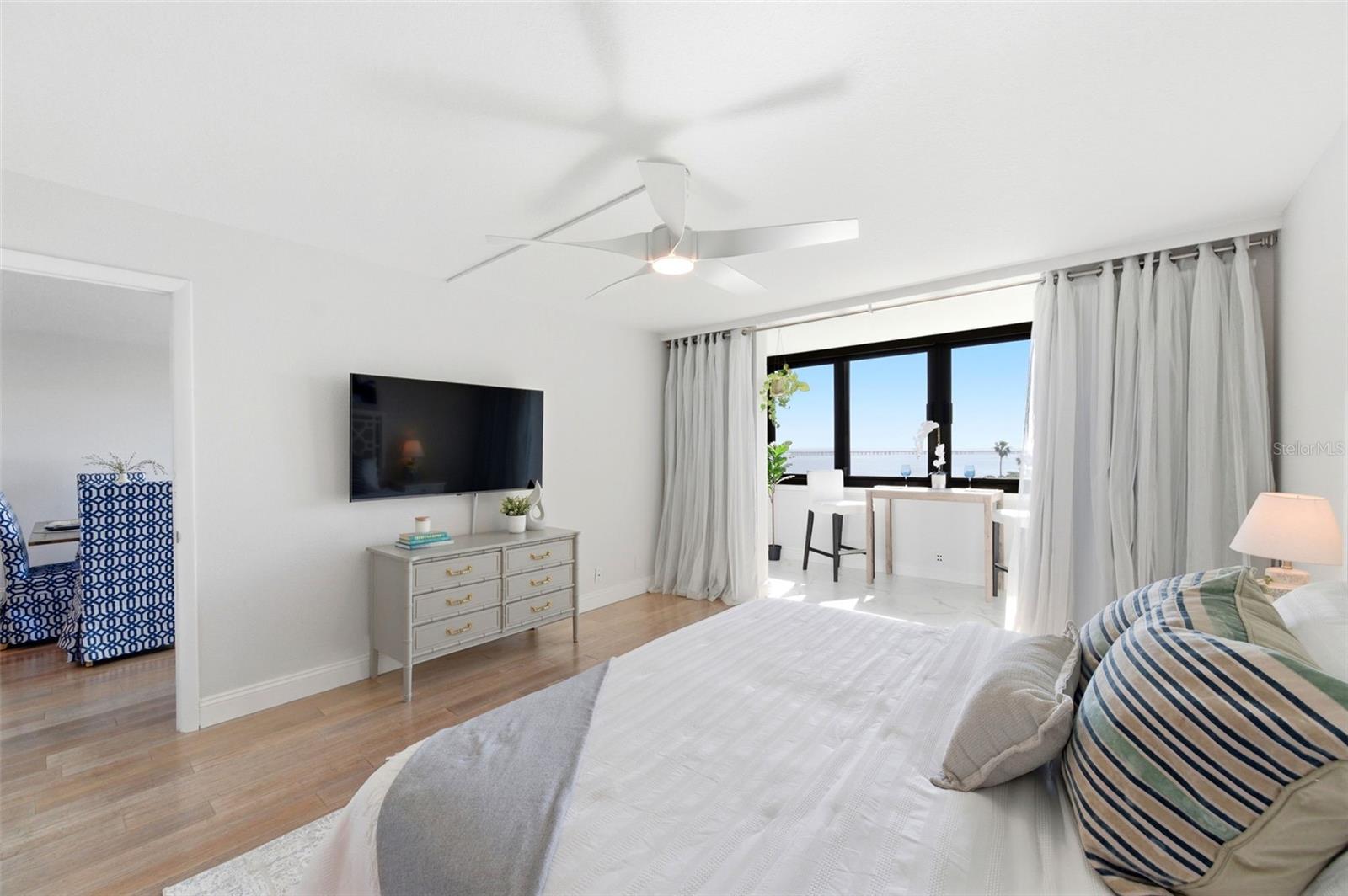 Image 29 of 73 For 2616 Cove Cay Drive 602