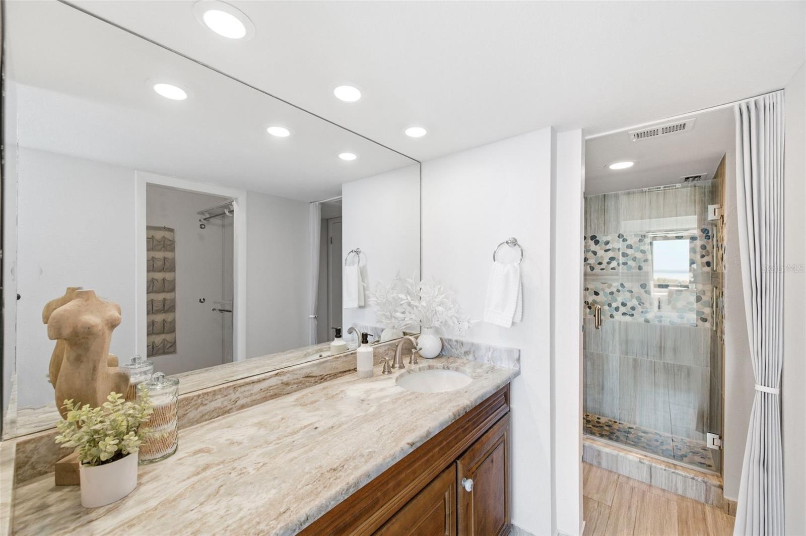 Image 30 of 73 For 2616 Cove Cay Drive 602