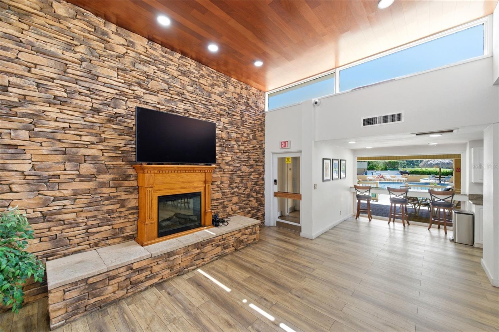 Image 40 of 73 For 2616 Cove Cay Drive 602