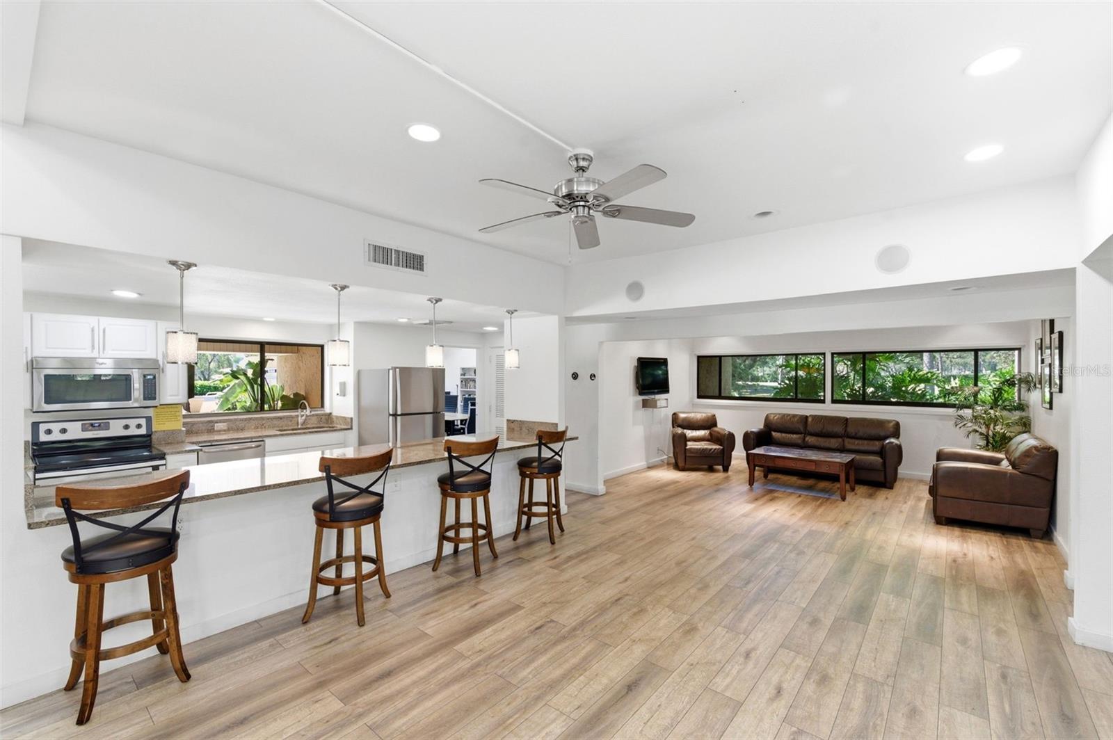 Image 42 of 73 For 2616 Cove Cay Drive 602