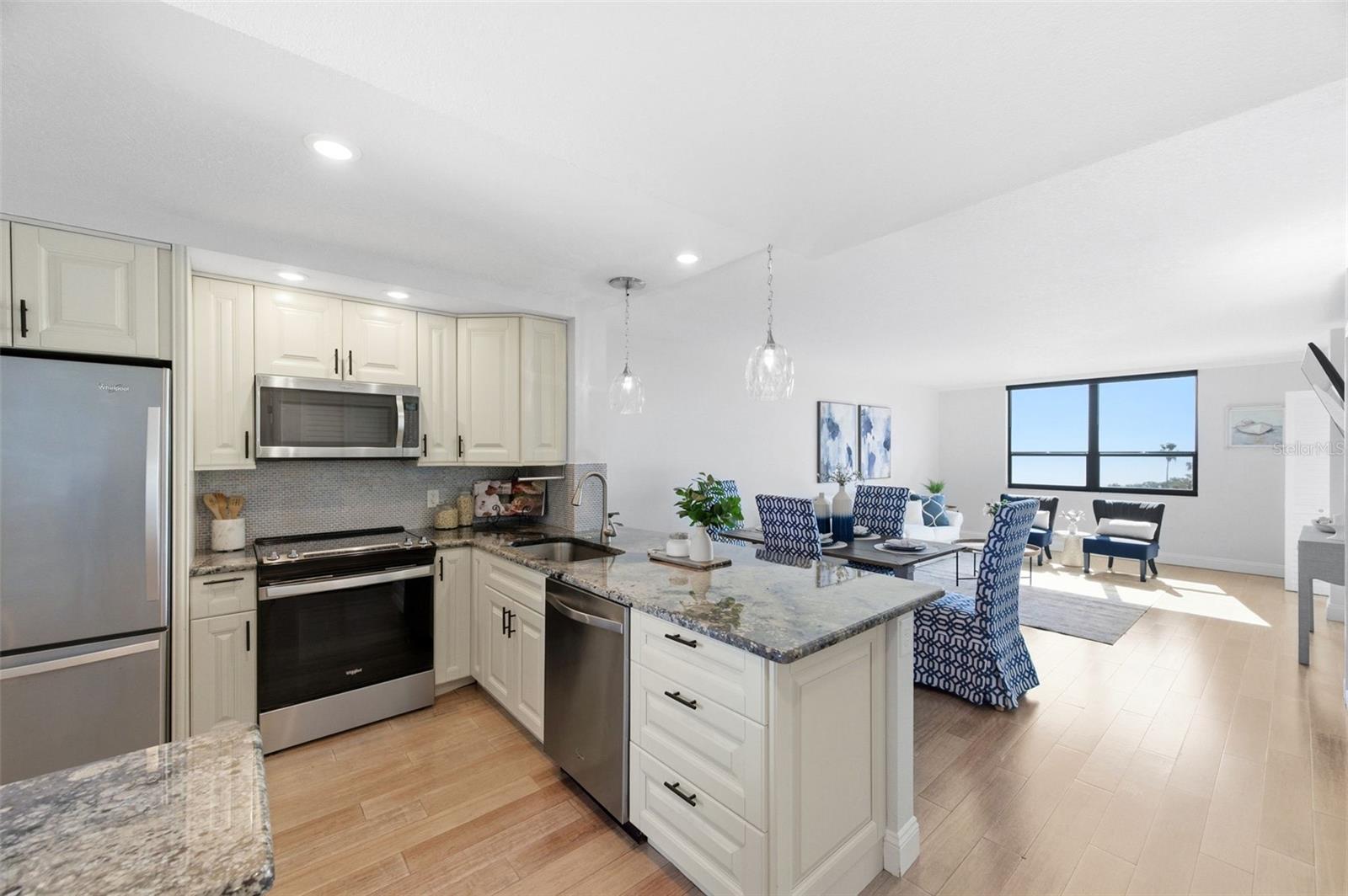 Image 6 of 73 For 2616 Cove Cay Drive 602