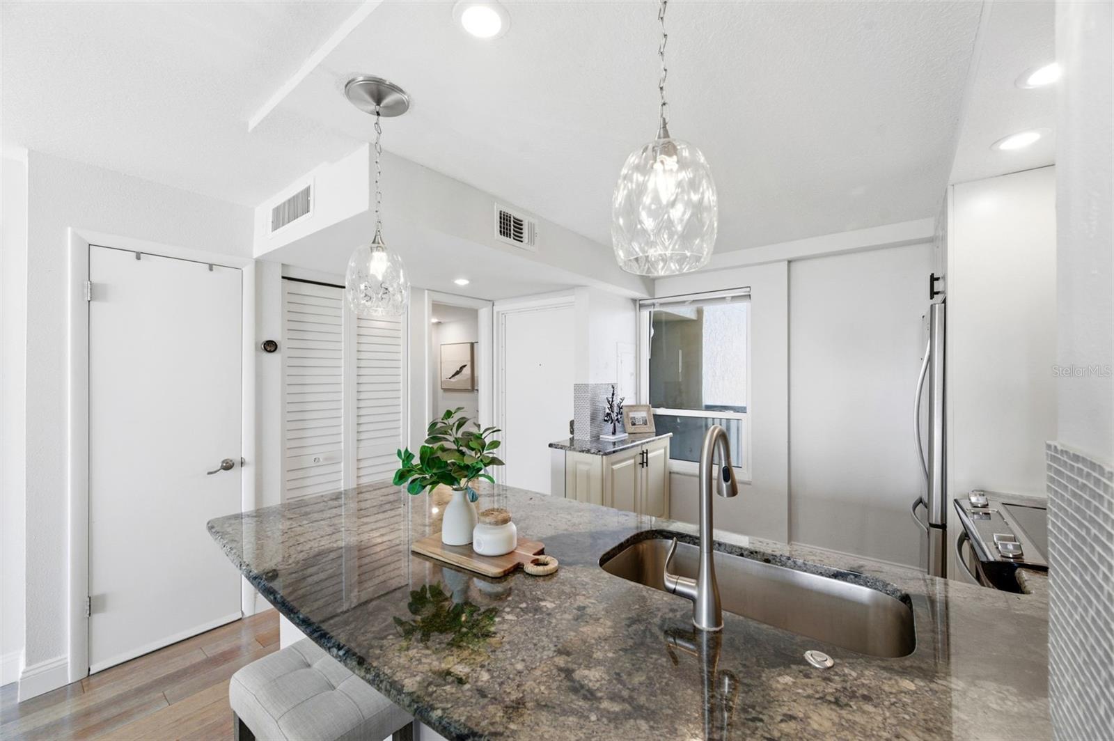 Image 7 of 73 For 2616 Cove Cay Drive 602