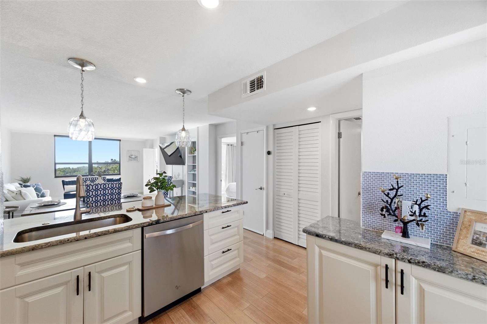 Image 9 of 73 For 2616 Cove Cay Drive 602