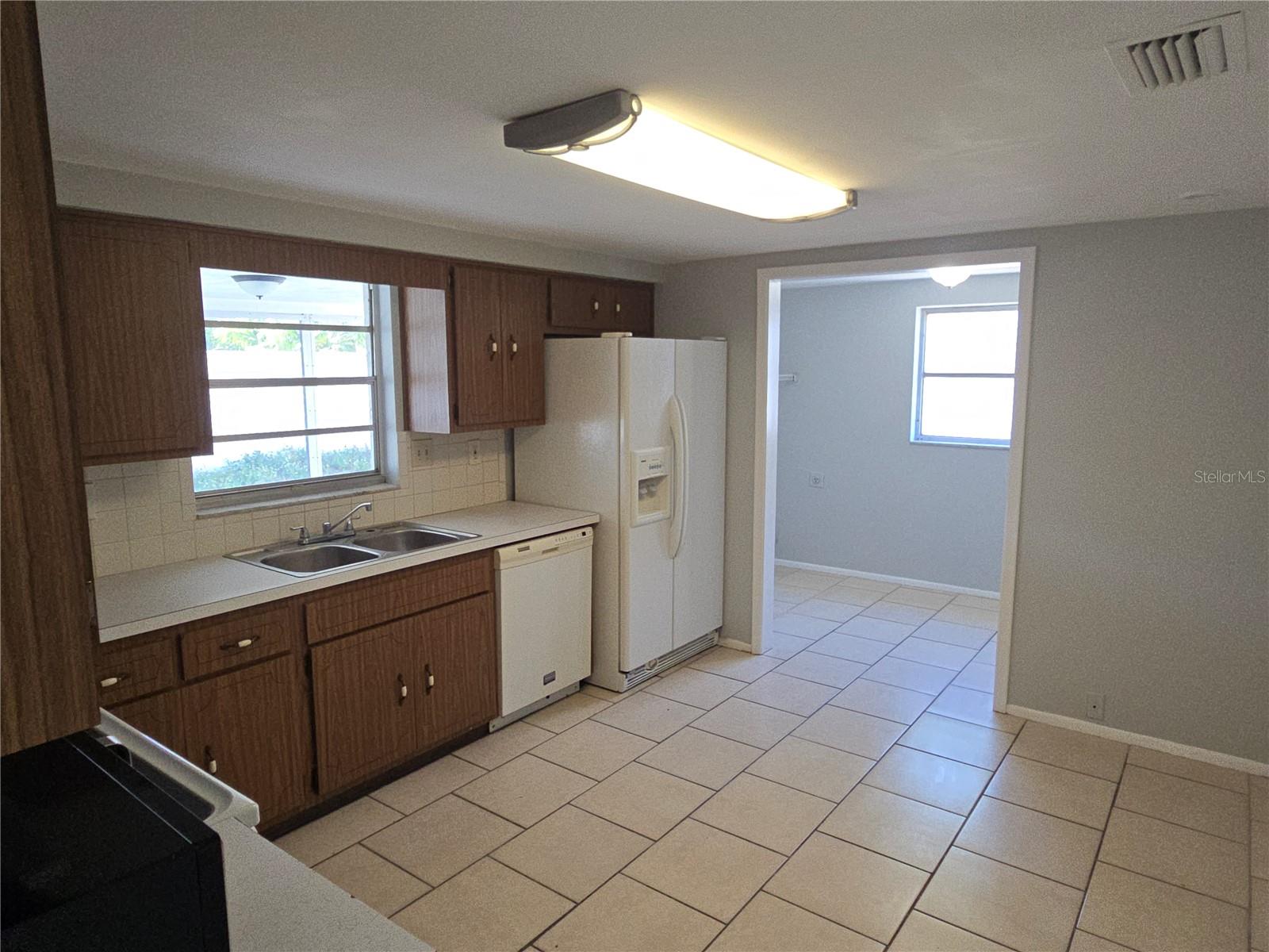 Image 10 of 20 For 11014 Tamarix Avenue