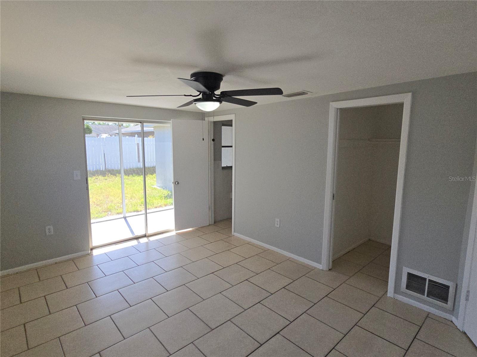 Image 14 of 20 For 11014 Tamarix Avenue