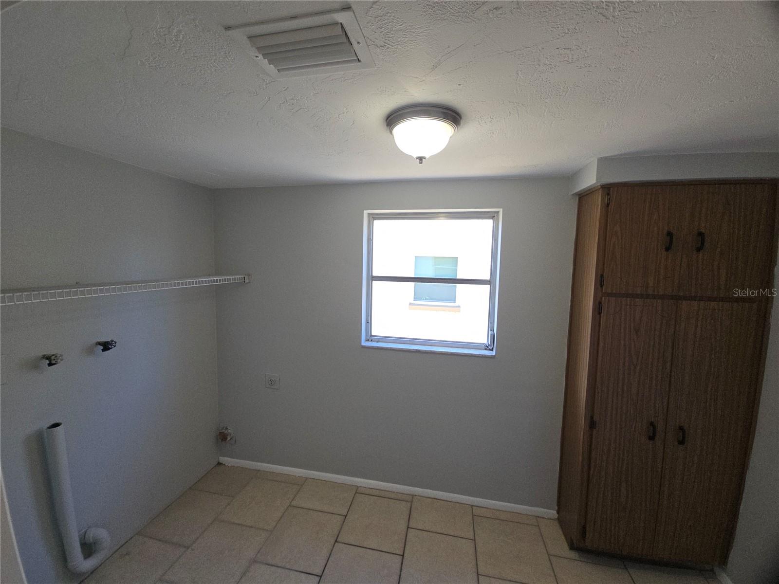 Image 19 of 20 For 11014 Tamarix Avenue