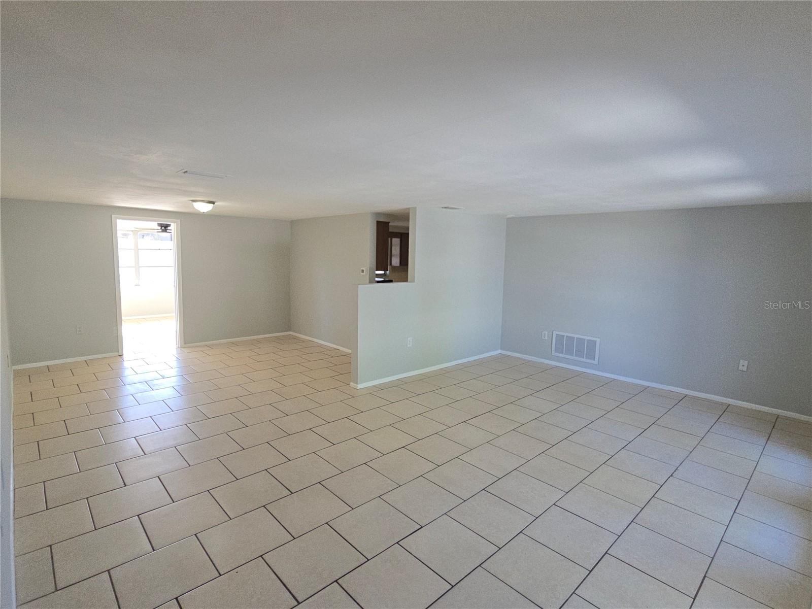 Image 5 of 20 For 11014 Tamarix Avenue