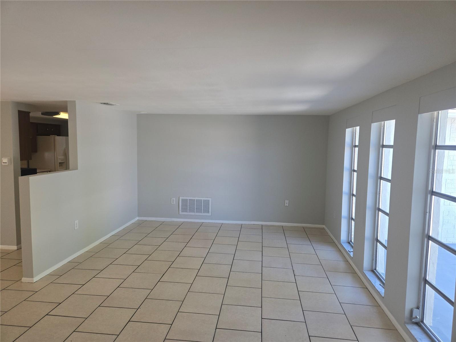 Image 6 of 20 For 11014 Tamarix Avenue