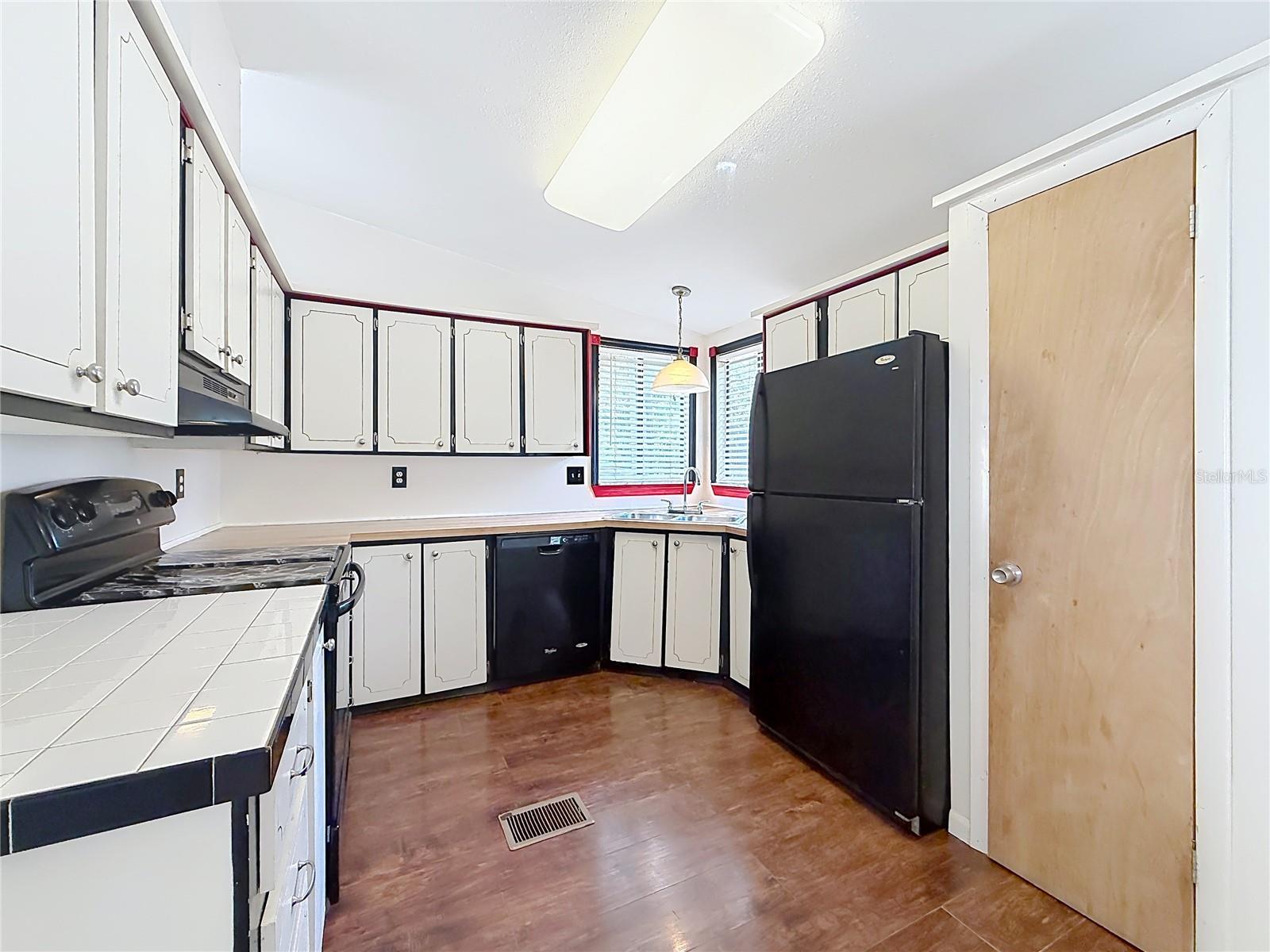 Image 14 of 41 For 7429 Revere Lane