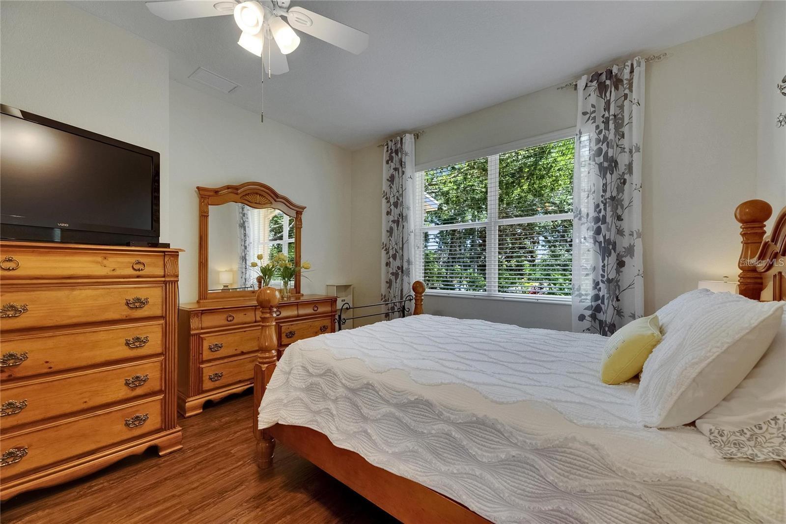 Image 28 of 61 For 2068 Sifield Greens Way