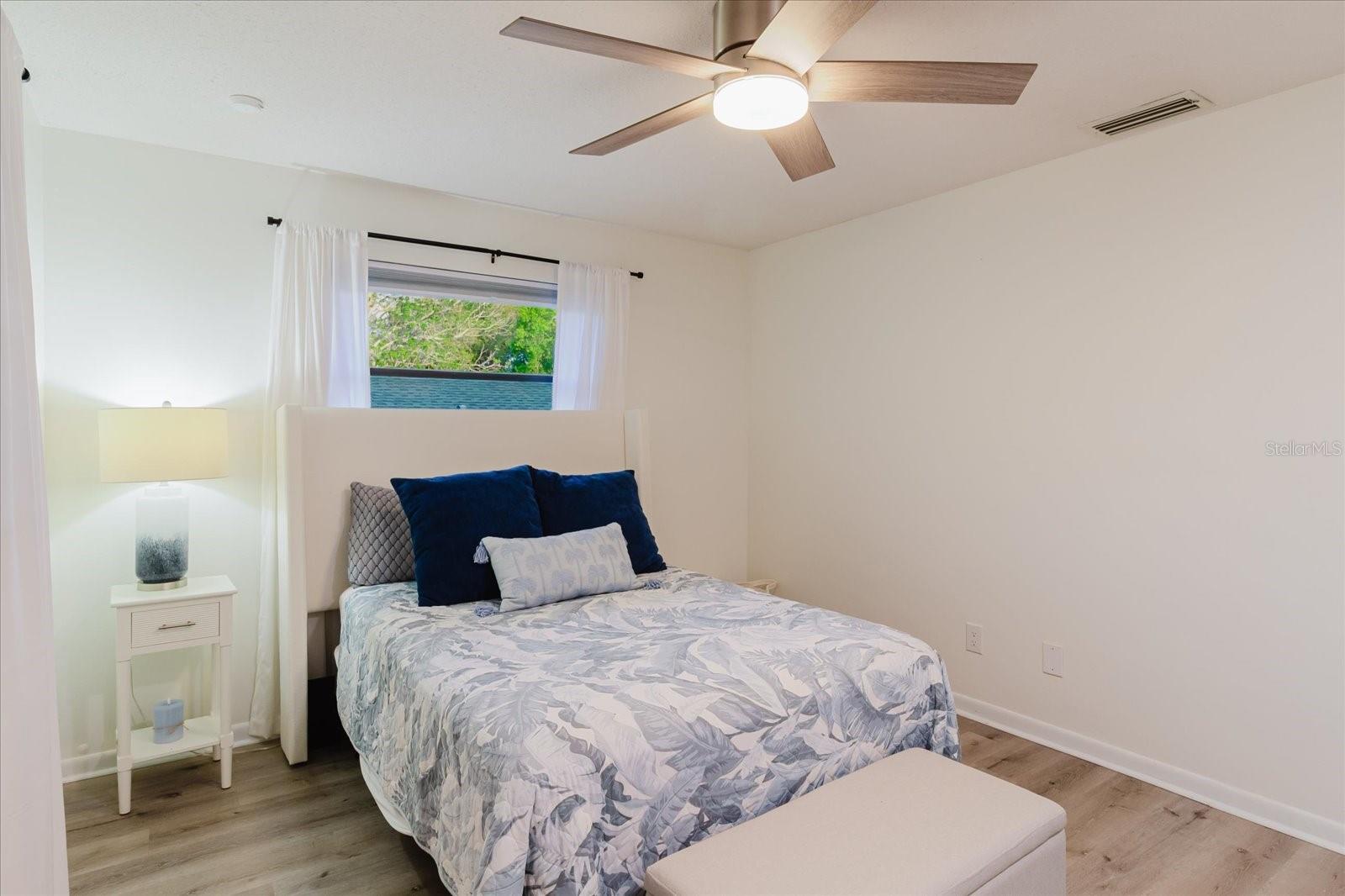 Image 12 of 25 For 715 Rolling Hills Drive