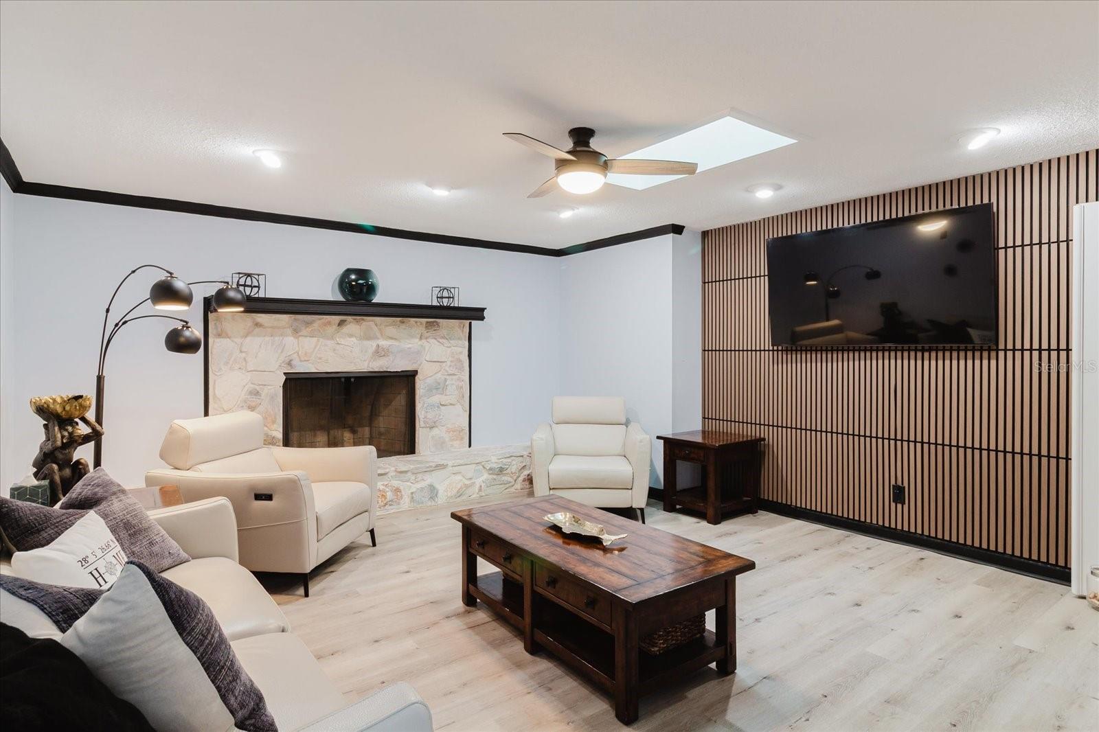 Image 16 of 25 For 715 Rolling Hills Drive