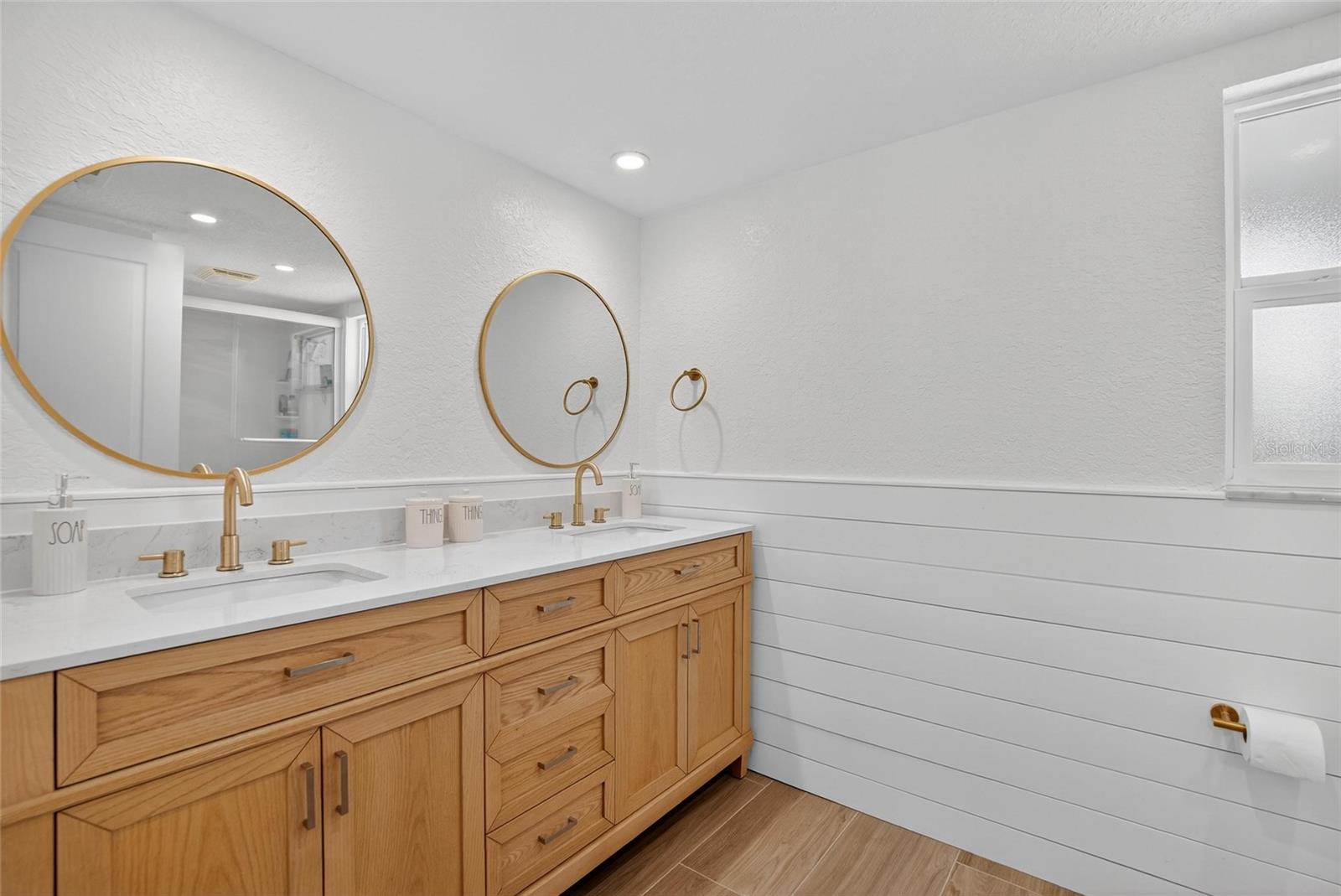 Image 20 of 27 For 6337 Cocoa Lane