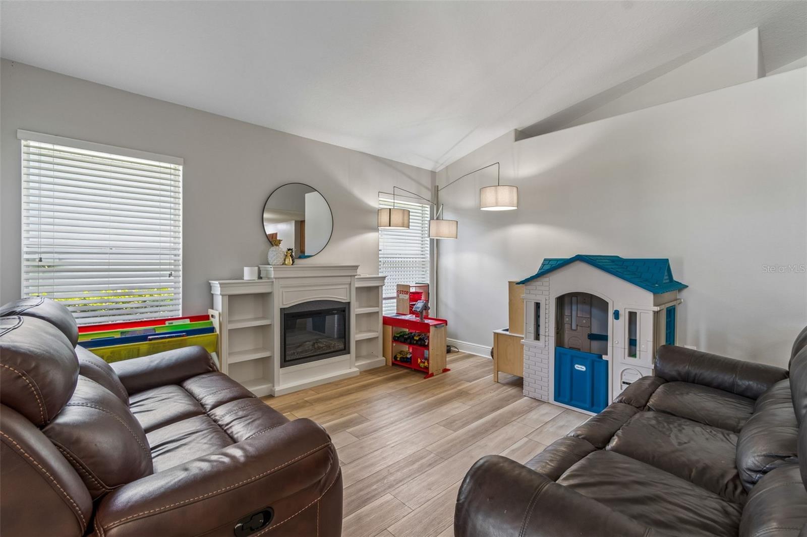 Image 10 of 100 For 2336 Nesslewood Drive